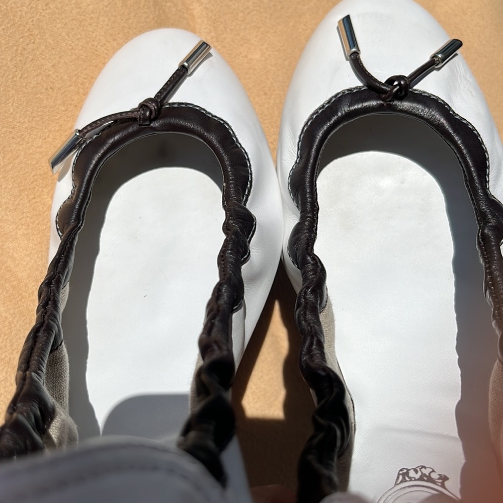 Tod’s White and Black Dee Laccetto Ballerina Flats - Picture 9 of 13